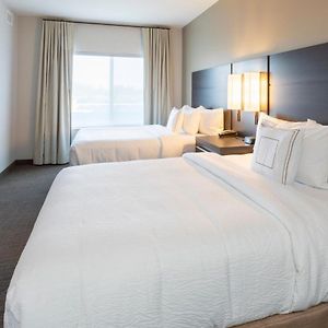 One-Bedroom Queen Suite